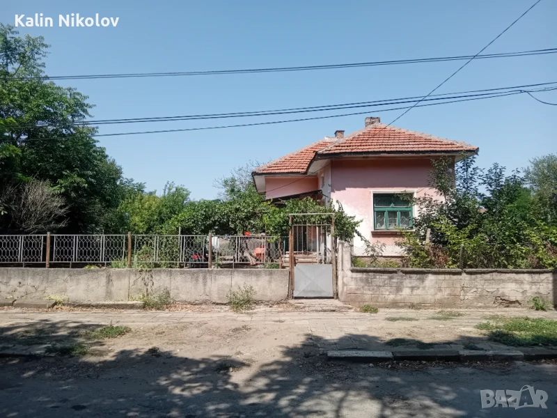 Продавам къща във село комощица за повече информация звънете , снимка 1