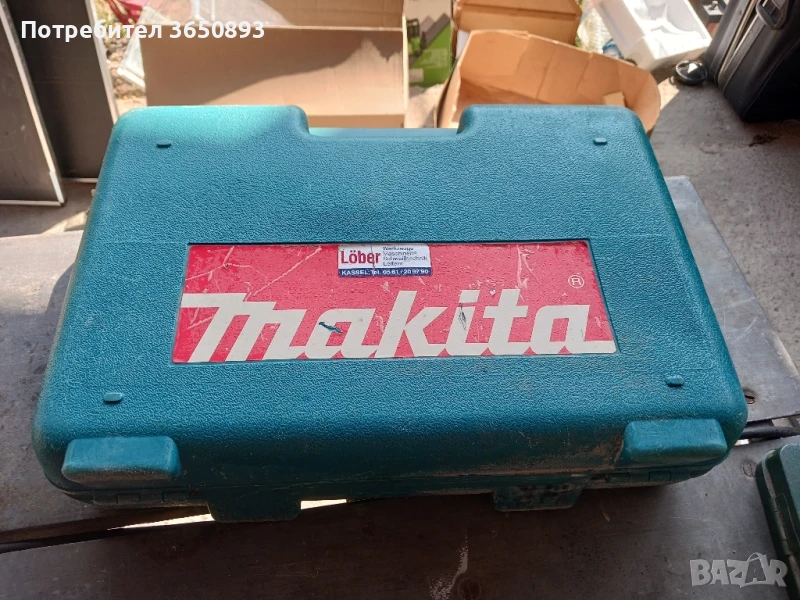 оригинален японски винтоверт 12 волта работи перфектно едната батерия не държи ток., снимка 1