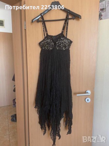 Продава Нова Официална Черна рокля с перли,с етикет-49 евро,размер М, снимка 1