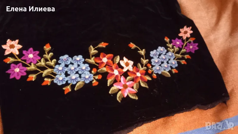 Автентична кадифена  престилка от народна носия, снимка 1