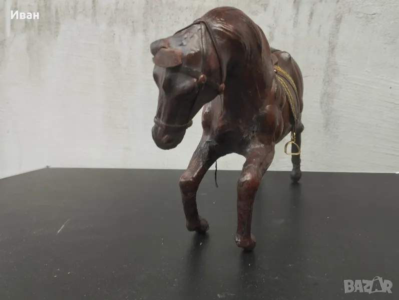 Ретро Кожена фигурка на Кон , снимка 1