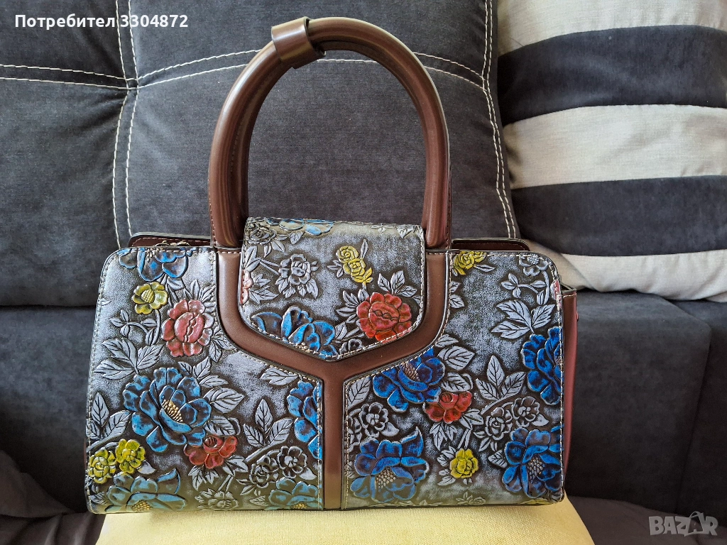 Дамска чанта на релефни цветни рози от еко кожа, снимка 1