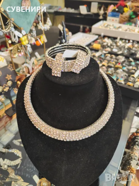 Колие,гривна и обеци , снимка 1
