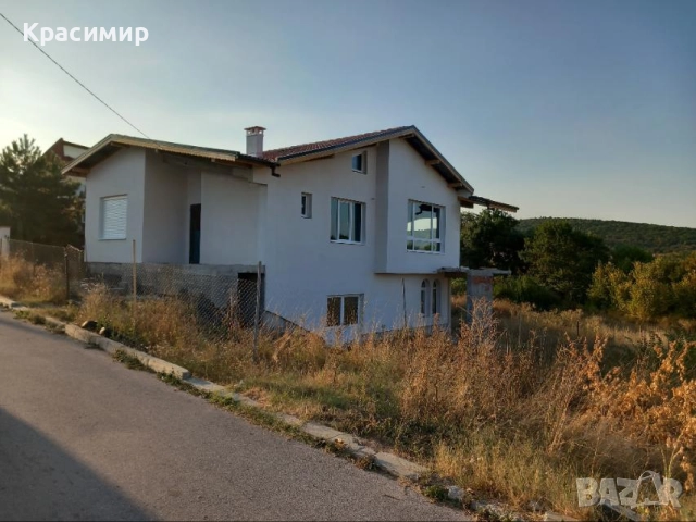 Бяла спретната къщурка!, снимка 2 - Къщи - 52178440