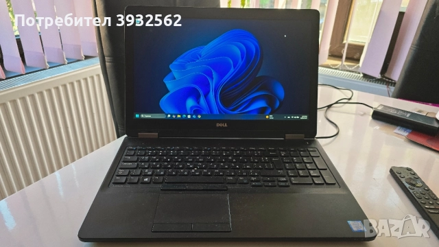 Лаптоп Dell E5570