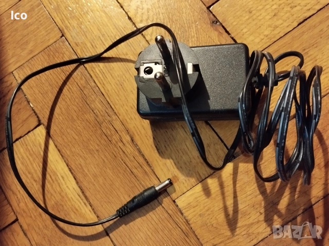 Адаптер зарядно 18v, снимка 2 - Друга електроника - 43168243