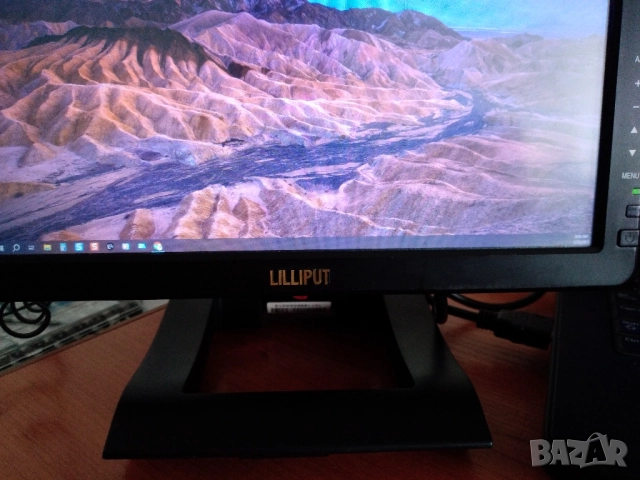 Малък Монитор 10", снимка 2 - Монитори - 51518930
