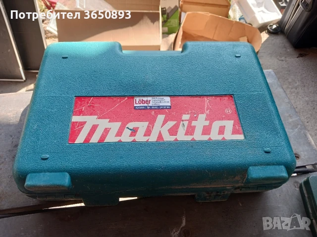 оригинален японски винтоверт 12 волта работи перфектно едната батерия не държи ток., снимка 1