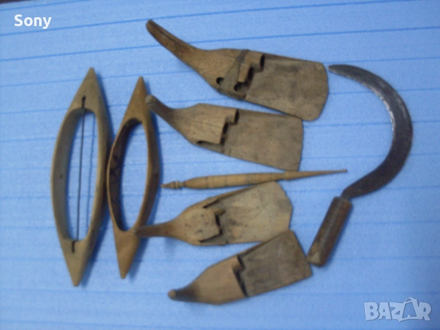 Стари паламарки, совалки, сърп, вретено- комплект.