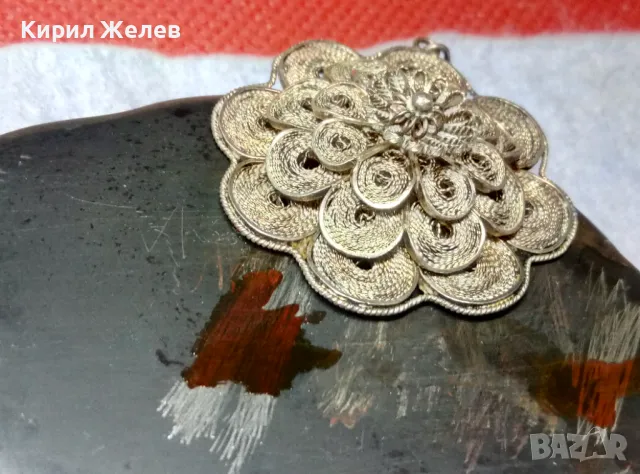 СТАРИНЕН ФИЛИГРАНЕН СРЕБЪРЕН МЕДАЛЬОН ЦВЕТЕ СРЕБРО ВИСОКА ПРОБА с ВЪРТЯЩИ се ФЛОРАЛНИ ЕЛЕМЕНТИ 25292, снимка 4 - Антикварни и старинни предмети - 49886635