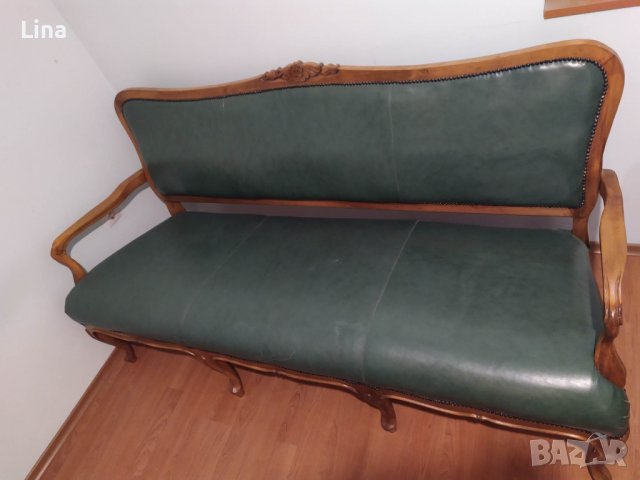 Античен кожен прав диван зелен на крачета с дърворезба в Дивани и мека  мебел в гр. Варна - ID39325157 — Bazar.bg