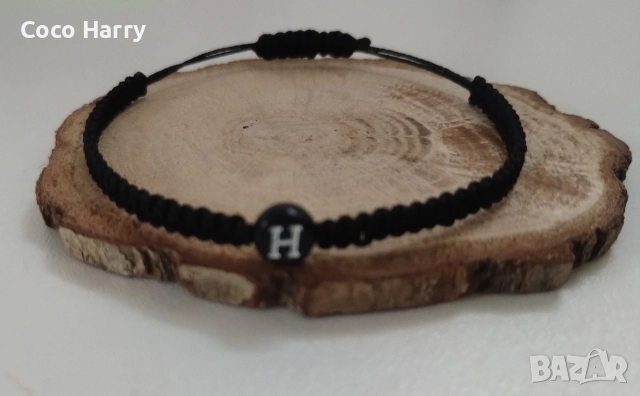 Гривна с буква,плетка макраме,ръчно изработена, снимка 6 - Гривни - 52975479