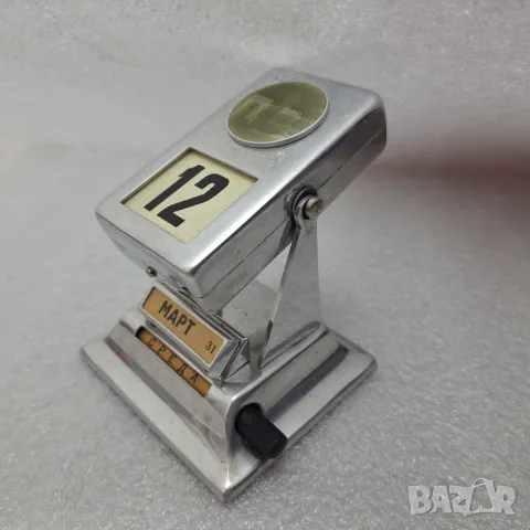 Настолен, метален, механичен, вечен Календар "Ленинград" СССР, 60-те години, снимка 3 - Антикварни и старинни предмети - 49452167