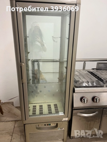 Витрина за торти