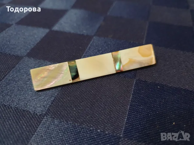 Седефена брошка с игла,в два цвята