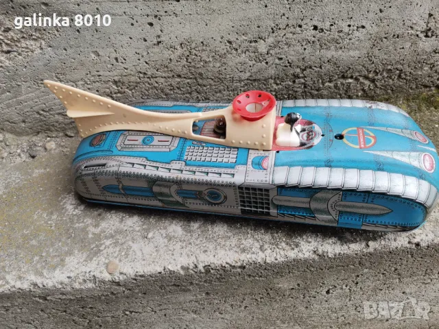 Стара метална количка