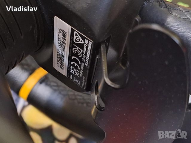 Волан Thrustmaster TX Racing Wheel Leather + Thrustmaster TH8S Shifter, снимка 5 - Джойстици и геймпадове - 51988945