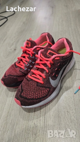 Дамски маратонки Nike ZOOM Running номер 37.5 , снимка 2 - Маратонки - 52079457