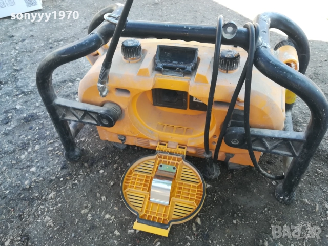 dewalt 1212251640М, снимка 2 - Радиокасетофони, транзистори - 52752659