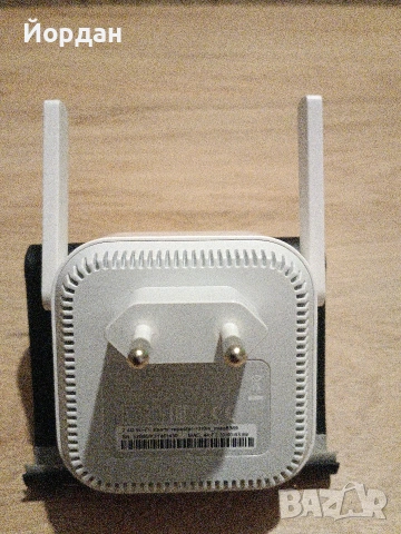 безжичен рутер Xiaomi WiFi range extender N 330, снимка 2 - Рутери - 53405116
