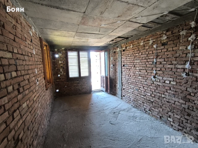 Собственик продава триетажна солидна къща 320 кв.м. в с. Тияновци, област Видин  , снимка 7 - Къщи - 43476121