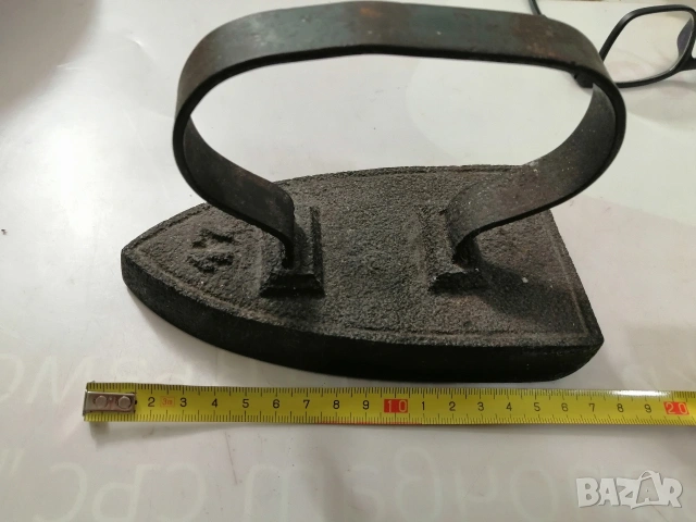 Ретро, чугунени ютии 2 броя, снимка 2 - Антикварни и старинни предмети - 53500078