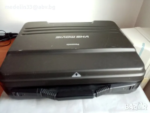 VHS проф.камера PANASONIC NV-M7EG пълен комплект с оригинален куфар, снимка 13 - Камери - 48769877