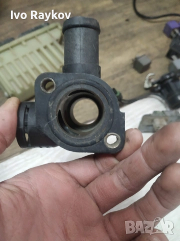 Фланец охладителна течност 107326 TOPRAN , AUDI 80, снимка 4 - Части - 53142318