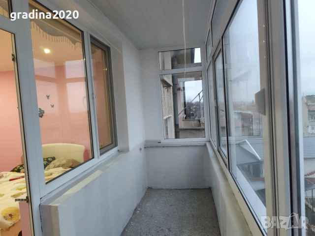 🏠  Давам под наем  3-стаен апартамент – 100 кв.м с голям хол, килер, таванска стая, маза и 2 дворни, снимка 10 - Разсади - 52756175