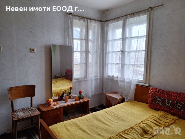Двуетажна къща с двор, с. Присово, обл. Велико Търново, снимка 5 - Къщи - 43415302