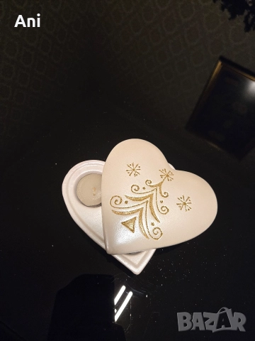 Керамична кутийка под формата на сърце /свещник/