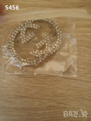 Обеци Louis Vuitton,Chanel ,Gucci,Diyor, Chanel,Miu Miu, брошка, снимка 2 - Бижутерийни комплекти - 49984829