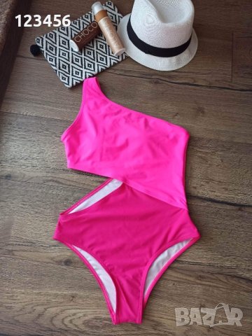 Нов цял бански