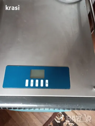 Влагоуловител Olimpia Splendid 600W минипрофесионален, снимка 2 - Влагоабсорбатори и влагоуловители - 50174159