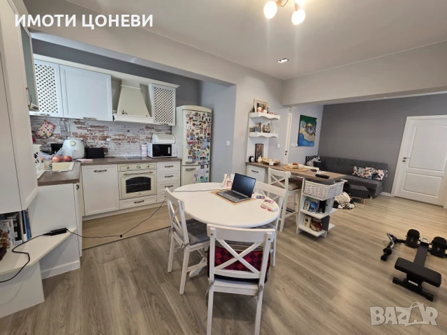 Тристаен апартамент, снимка 2 - Апартаменти - 51324698