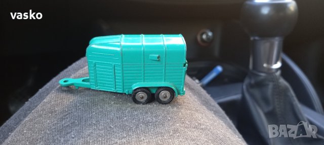 HUSKY-Английски,мн.добър