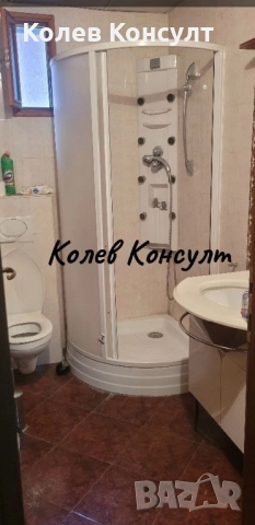 Продавам тристаен апартамент в Център, снимка 4 - Апартаменти - 52132796