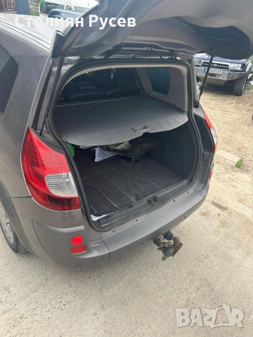 renault megane scenic 2.0 135к.с FACELIFT / автоматик бензин -цена 5950 лв или 3042,19 евро  частно , снимка 4 - Автомобили и джипове - 52038295