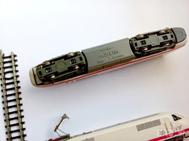 Marklin InterCity-Expr ess  Train Мащаб Z, снимка 9 - Колекции - 47623659