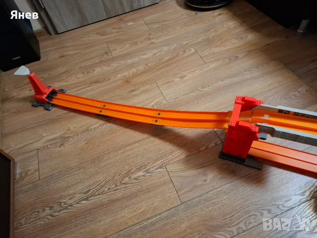 Голяма Писта Мост Hot Wheels Track Builder DWW97, снимка 4 - Коли, камиони, мотори, писти - 48207592