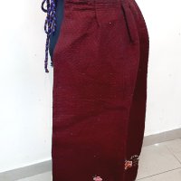 Автентична червена вълнена престилка, част от носия(16.3), снимка 4 - Антикварни и старинни предмети - 43689155