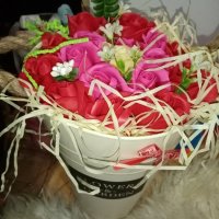 конус кашпа със сапунени рози , снимка 4 - Изкуствени цветя - 44004173
