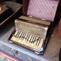 Стар акордеон, снимка 4 - Антикварни и старинни предмети - 38047338