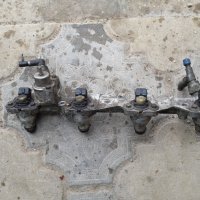 Дюзи + шина - релса за Форд Фокус - FORD FOCUS 2.0 2001 INJECTORS 0280155819, снимка 1 - Части - 26385636