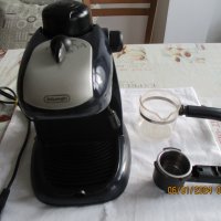 Продавам кафе машина за еспресо и капучино De Longhi, снимка 2 - Кафемашини - 43681637