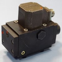 Серво клапан Rexroth 4WSE2ED10-51/60B9T315K31EV directional servo valve, снимка 7 - Резервни части за машини - 38005237
