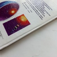 Детска енциклопедия "SPACE -my first reference library" - 1994г., снимка 13 - Енциклопедии, справочници - 43928730