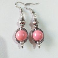 Красиви обици с розови перли и овална рамка цвят сребро , снимка 3 - Обеци - 33145593