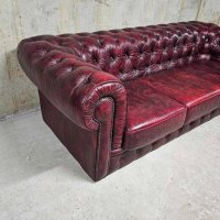 Оргинален диван в стил Честърфийлд в перфектно състояние, снимка 4 - Дивани и мека мебел - 44063535
