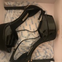 Сандали guess 37, снимка 1 - Дамски елегантни обувки - 37983497